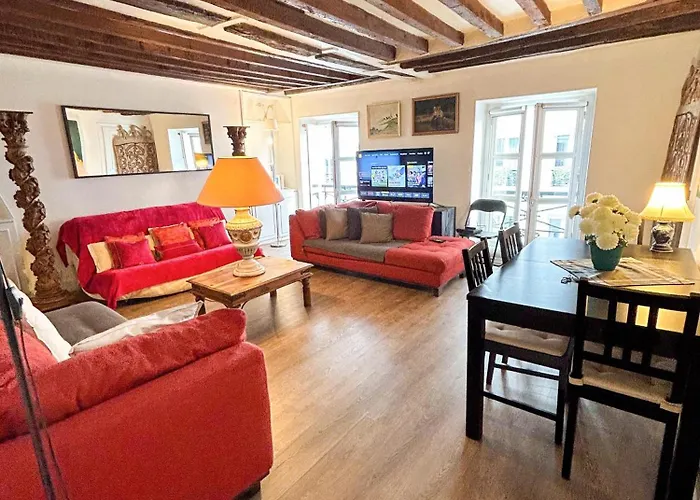 Spacious Apartment In Montparnasse